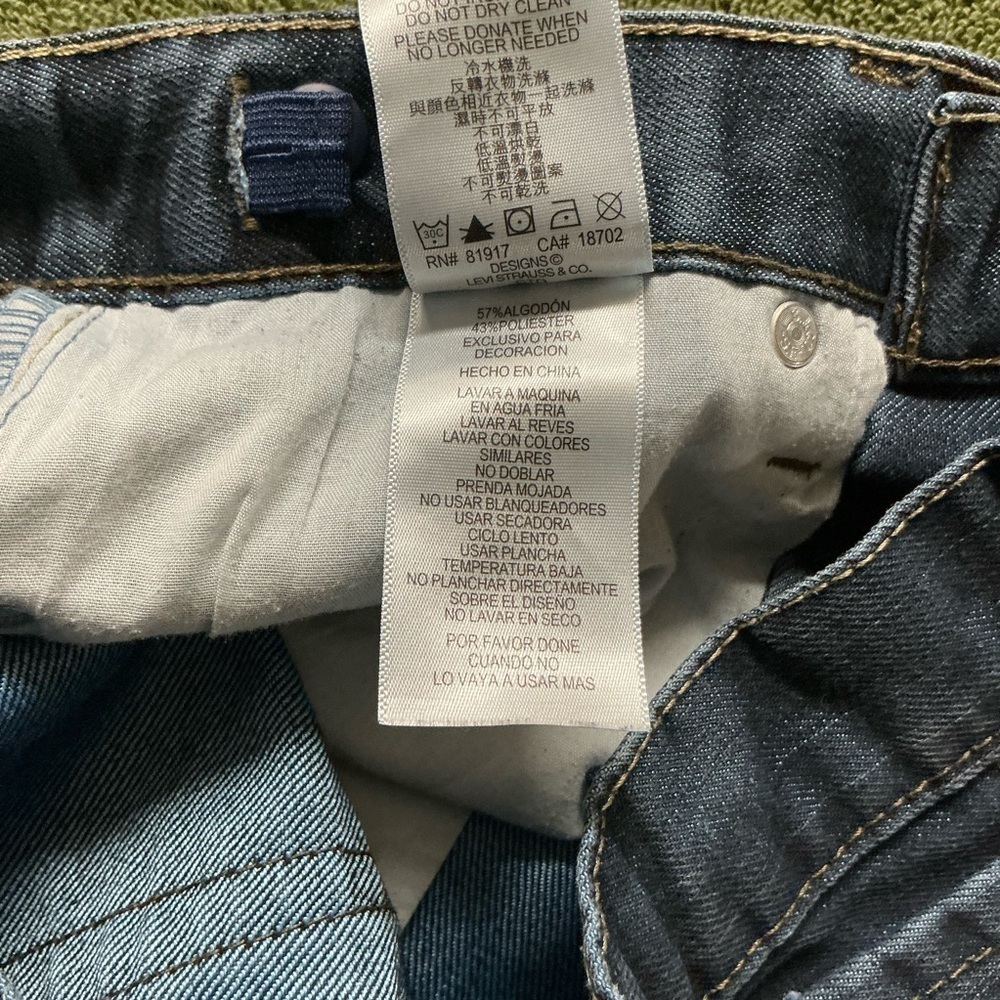 Levi's kids Demin Blue Straight-Leg Jeans with Distressed Finish Sz 10 Regular - Picture 8 of 10